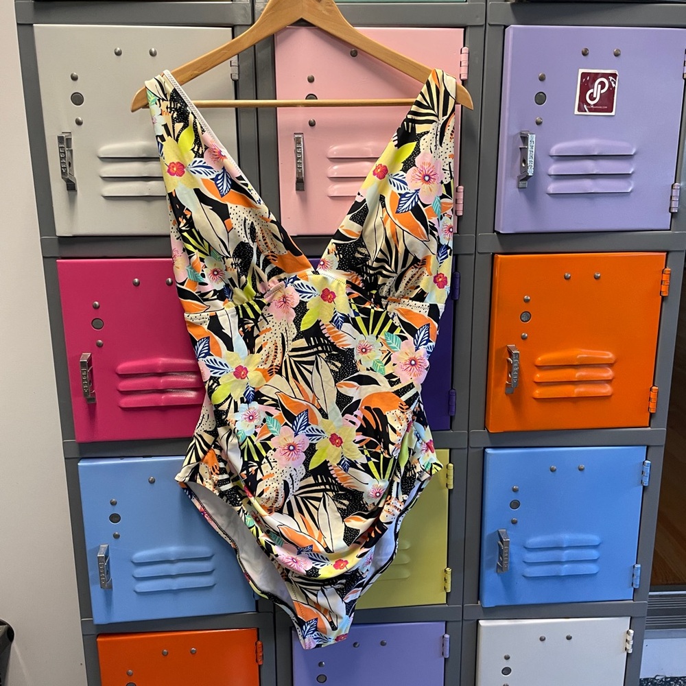 Old Navy Multicolor Floral Swimsuit, XXL, NWT